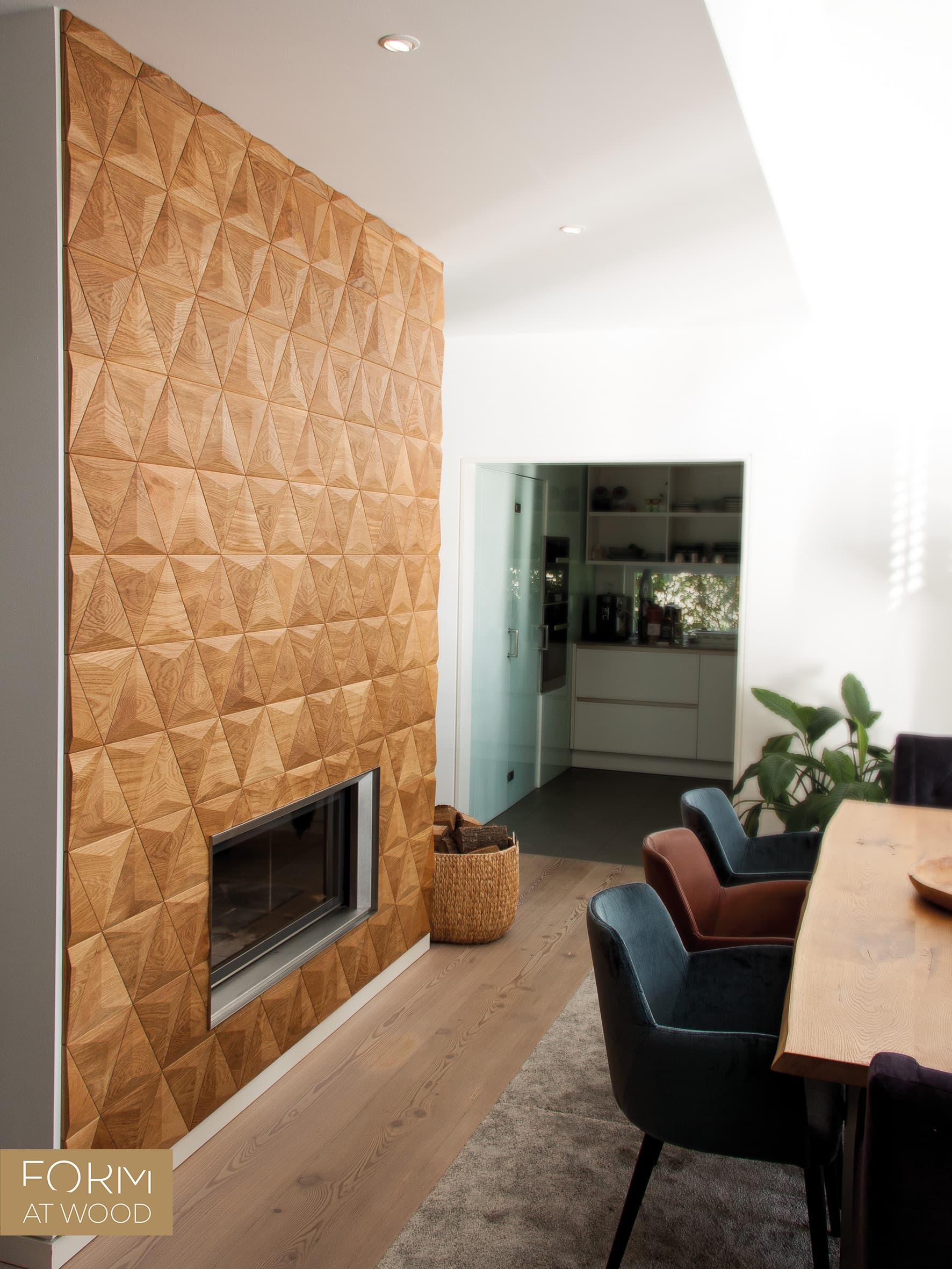 Architektonische Wandverkleidung Eiche schallbrechend 3D Design aus Massivholz